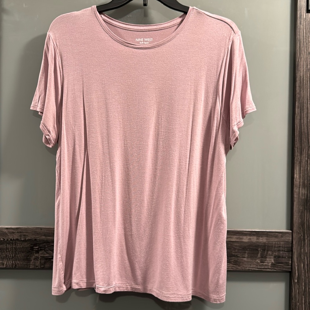 Nine West Soft Spun t-shirt. Dusty pink in color, size XL.